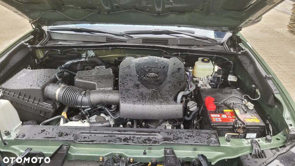 Toyota Tacoma - 14