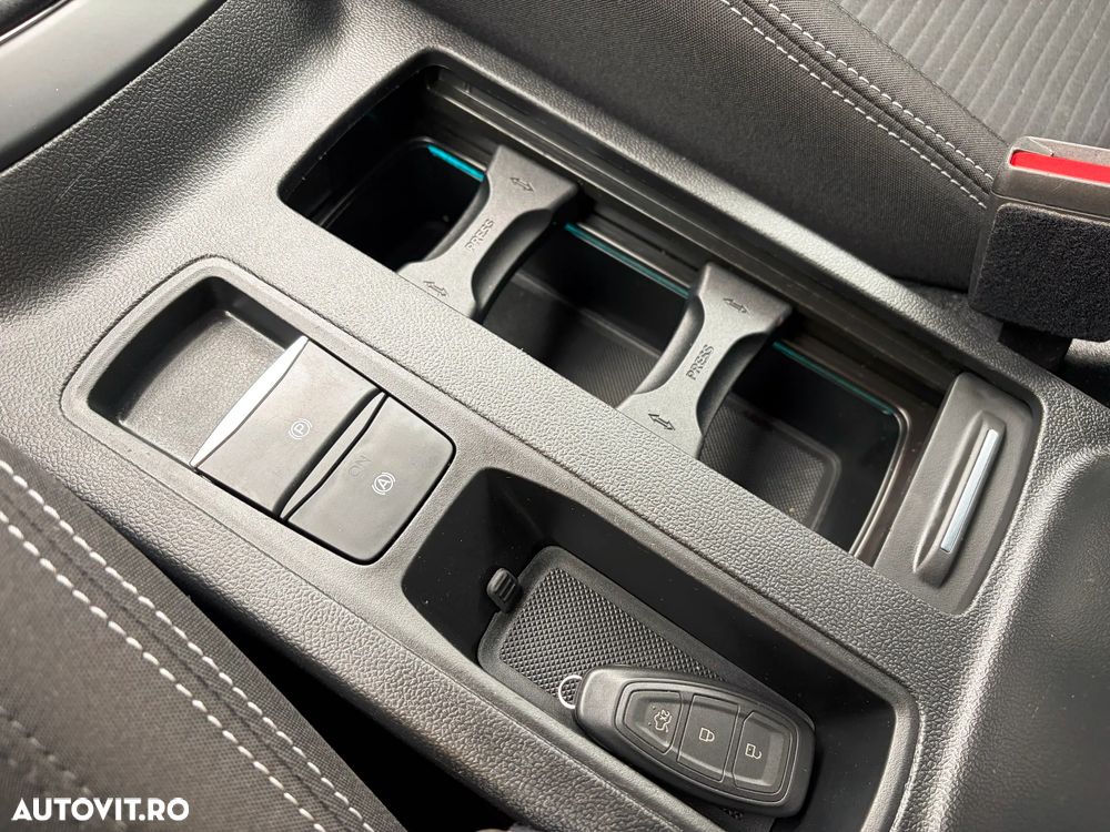 Ford Focus 1.5 EcoBlue Titanium X - 31