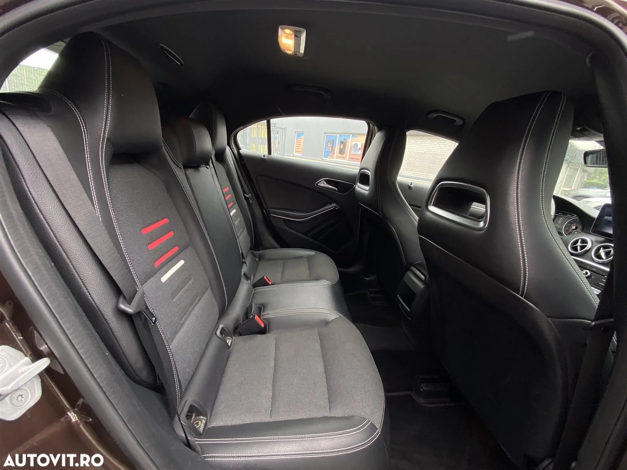 Mercedes-Benz A 180 (BlueEFFICIENCY) - 4