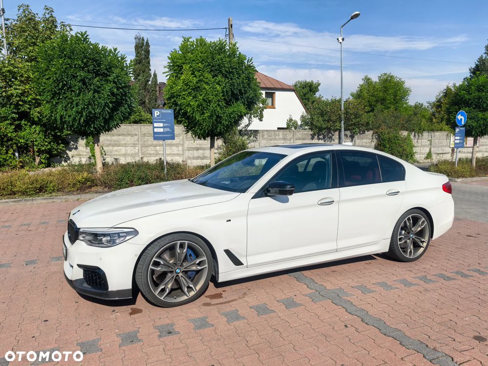 BMW Seria 5 M550i xDrive sport - 13