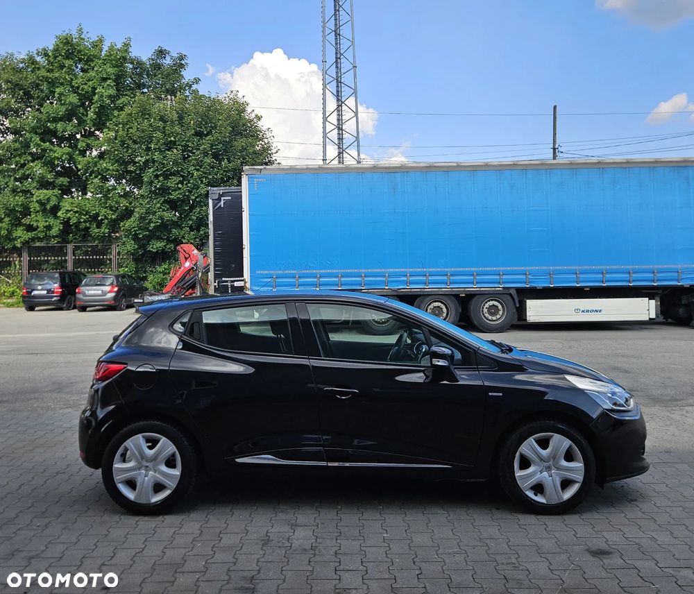 Renault Clio 1.2 16V 75 LIMITED - 7