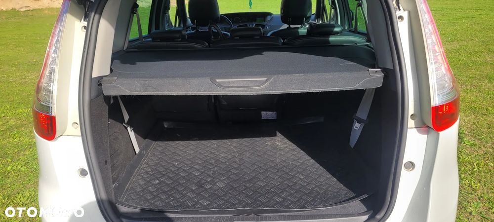 Renault Grand Scenic - 10