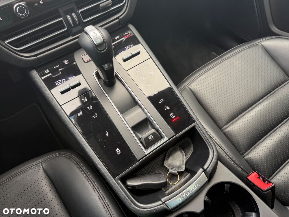 Porsche Macan T - 19