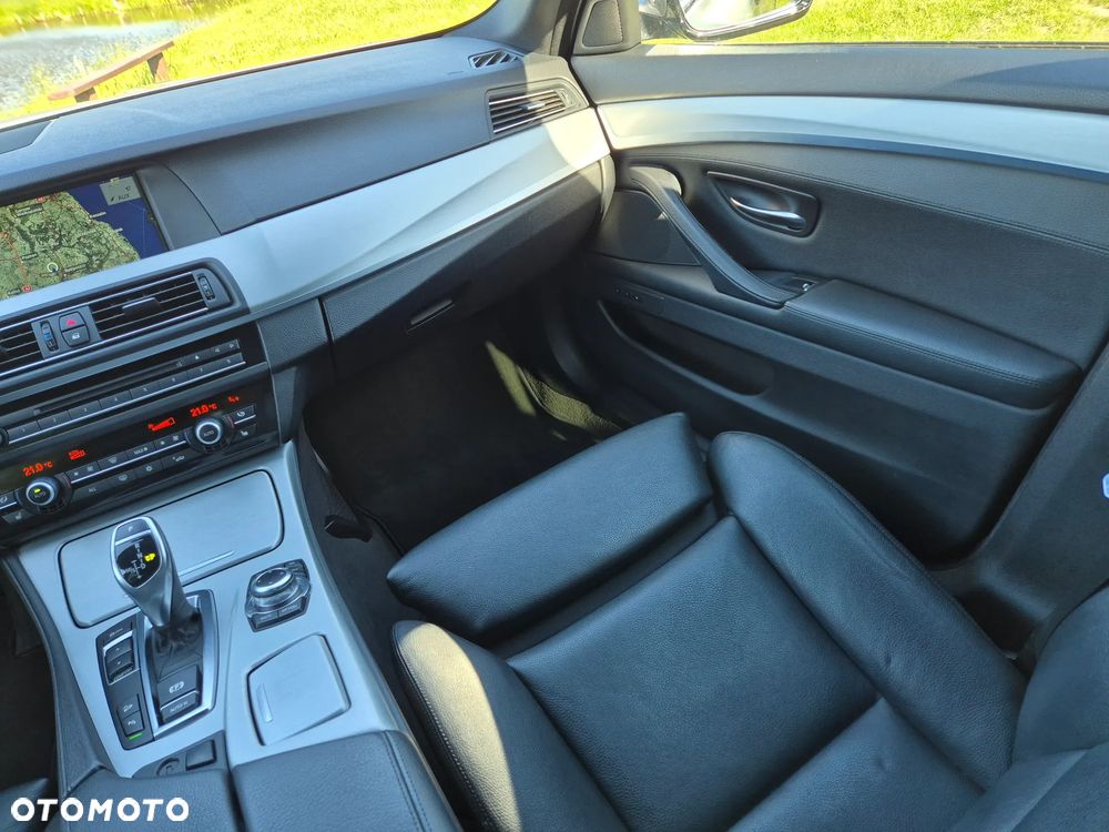 BMW Seria 5 530d xDrive Sport-Aut Modern Line - 16