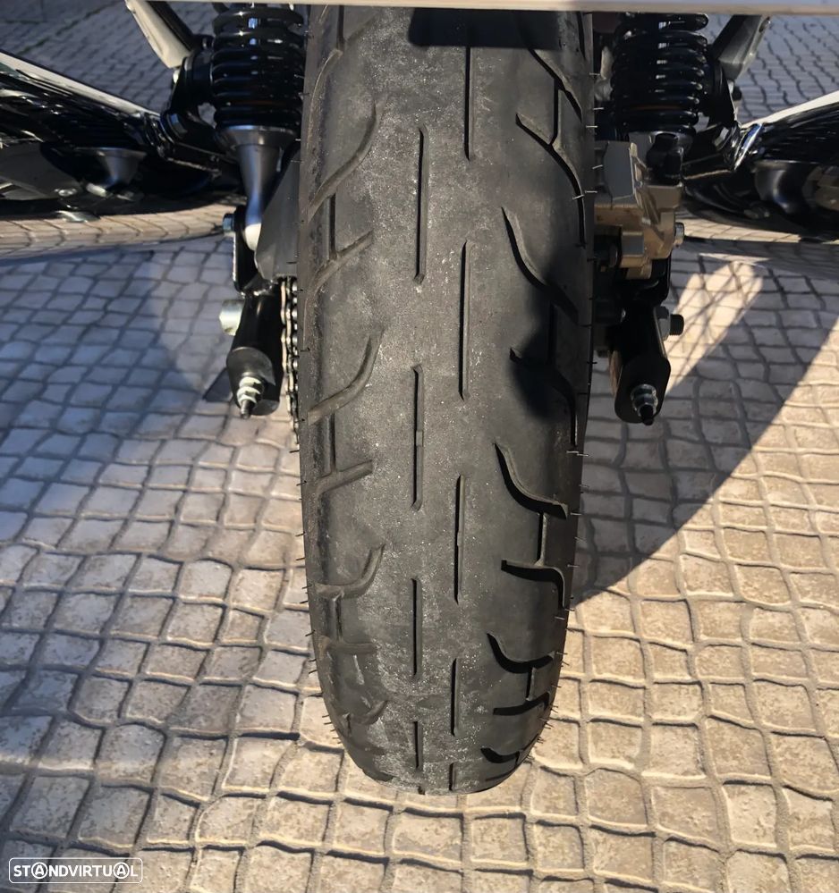 Royal Enfield Interceptor 650 - 12