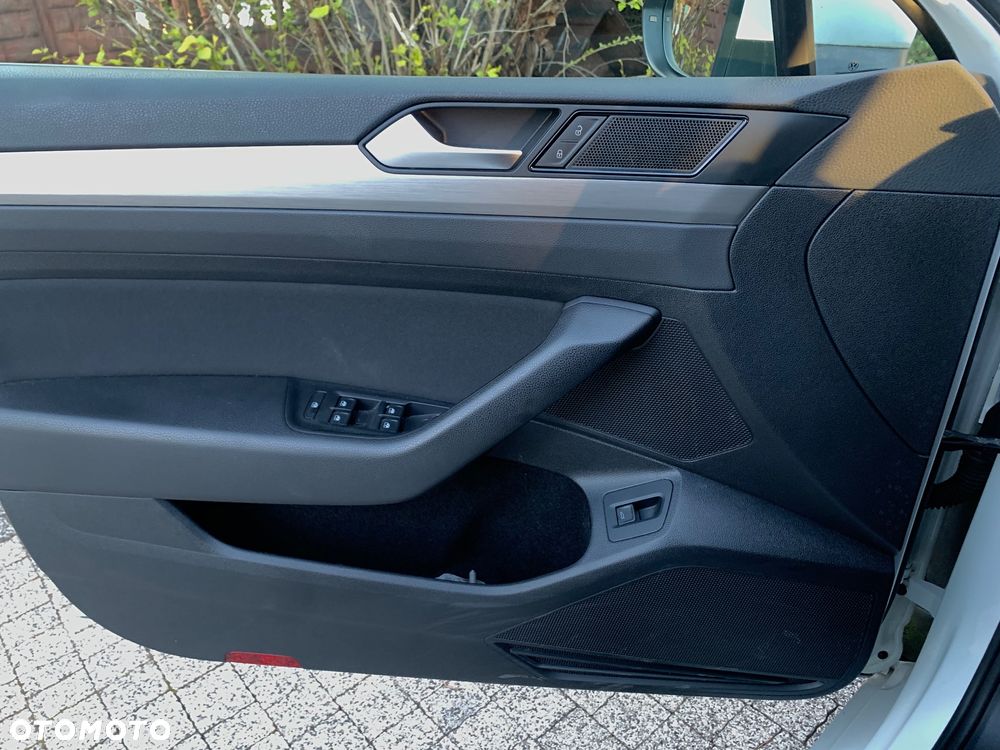 Volkswagen Passat 2.0 TDI EVO Elegance - 10