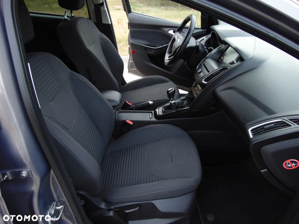 Ford Focus 1.0 EcoBoost Titanium - 9