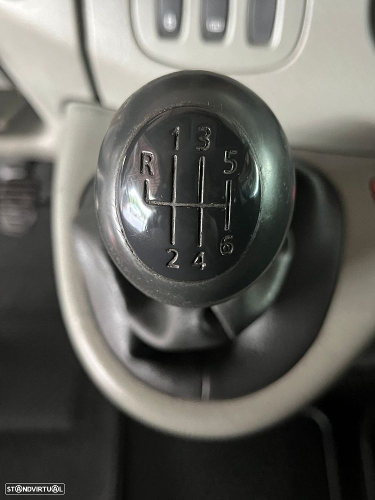 Renault Trafic 2.0 dCi 115 - 13