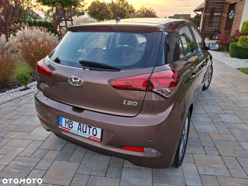 Hyundai i20 1.2 YES Gold - 19