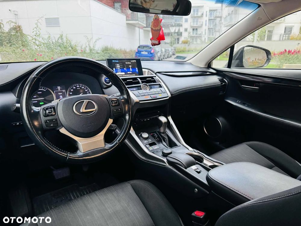 Lexus NX 300h Elite 2WD - 22