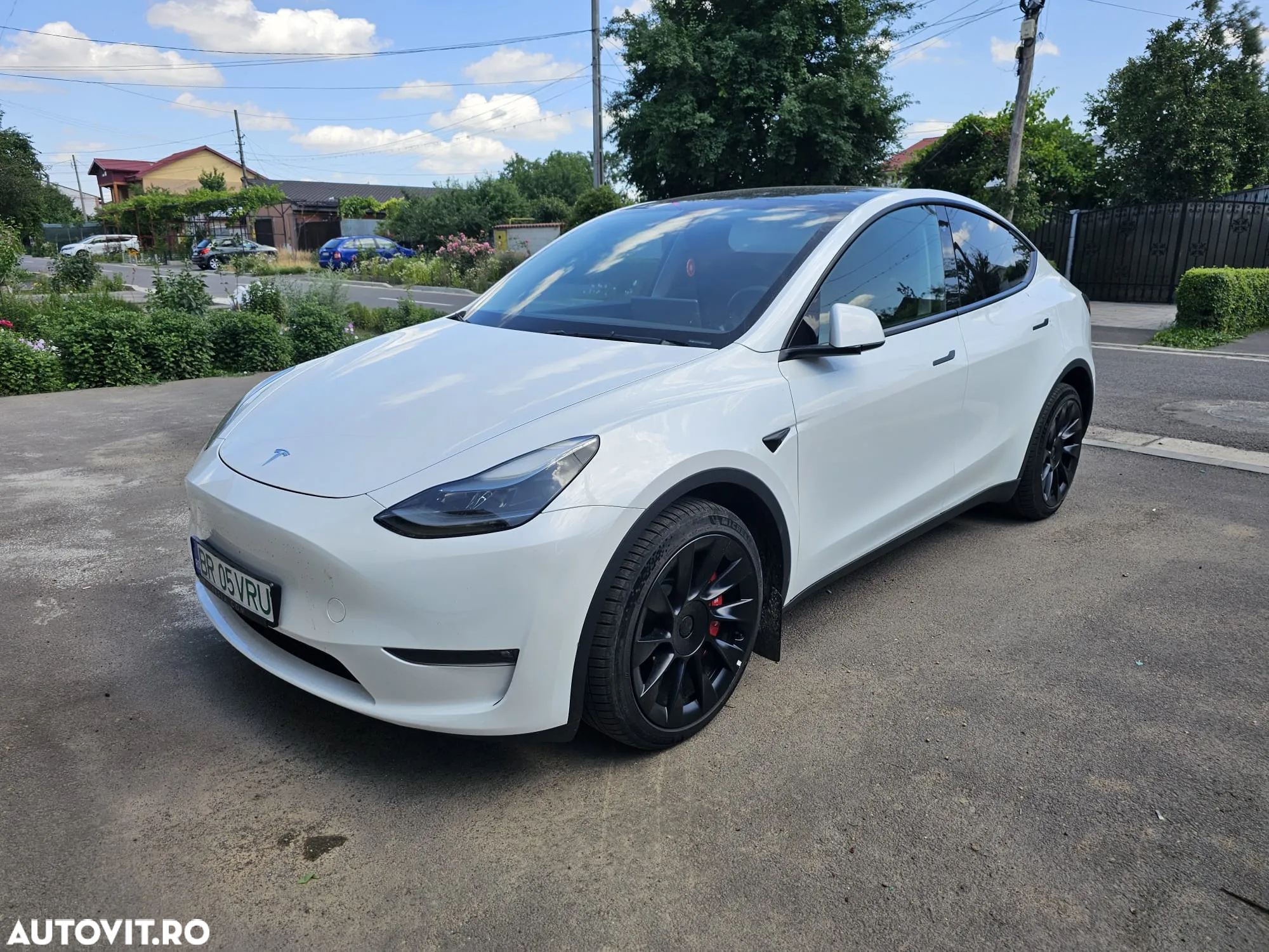 Tesla Model Y Long Range Dual Motor AWD - 3