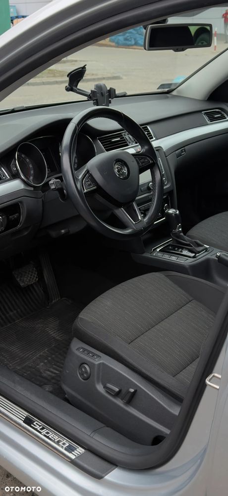 Skoda Superb 2.0 TDI Ambition DSG - 4