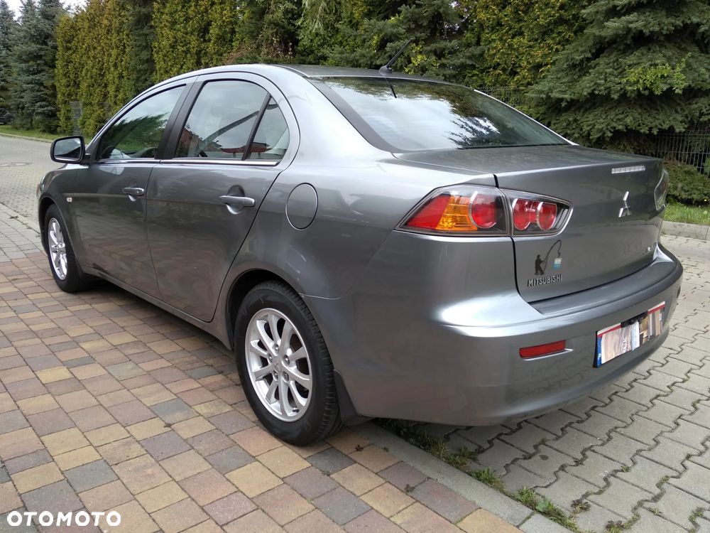 Mitsubishi Lancer 1.6 Invite - 5