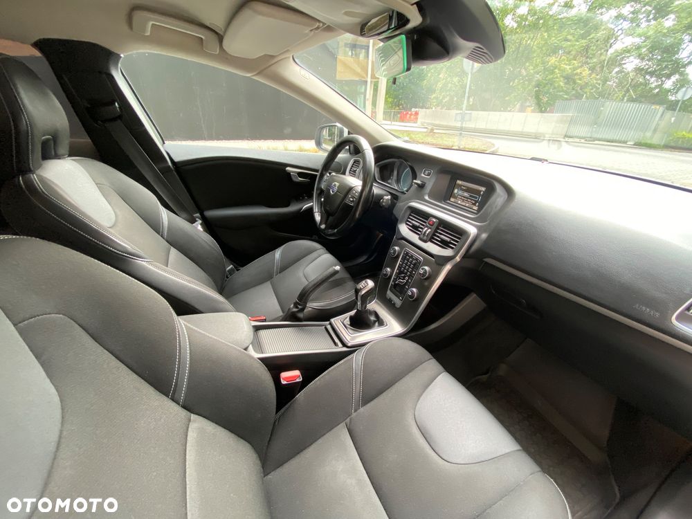 Volvo V40 D2 Summum - 23