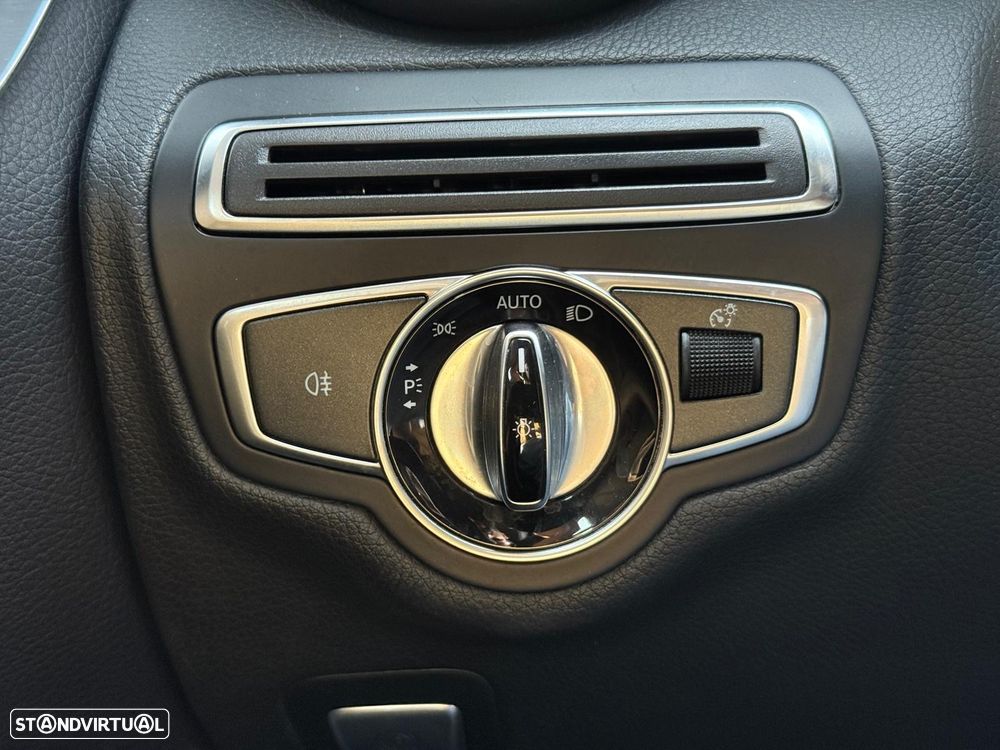 Mercedes-Benz C 220 d Coupe 9G-TRONIC AMG Line - 26