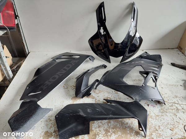 HONDA CBR 1000 RR FIREBLADE czasza czacha owiewka bok boczek pług