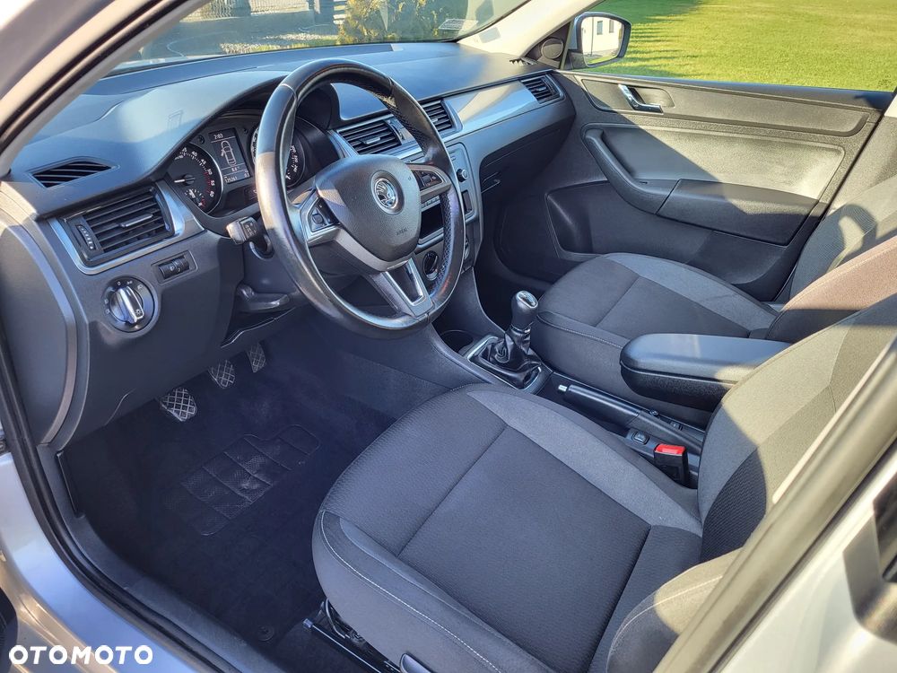 Skoda RAPID Spb 1.6 TDI DPF Ambition Max - 22