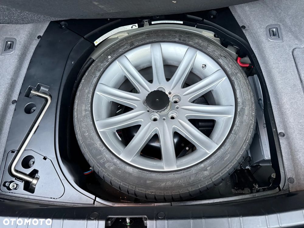 BMW Seria 7 750i L - 12