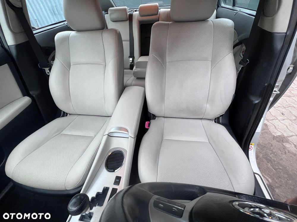 Toyota Avensis 1.8 Premium MS - 19