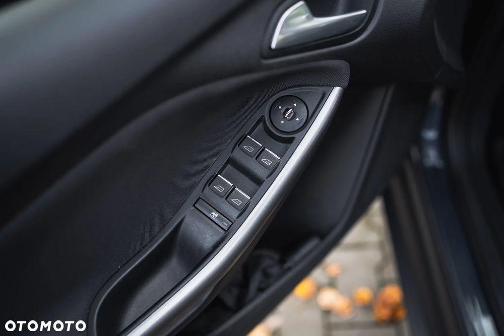 Ford Focus 1.6 Trend - 30