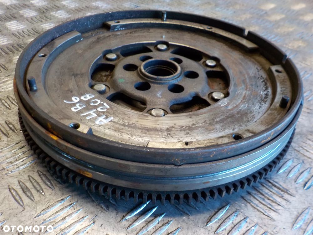 AUDI A4 B6 2.0 ALT KOŁO DWUMASOWE - 1