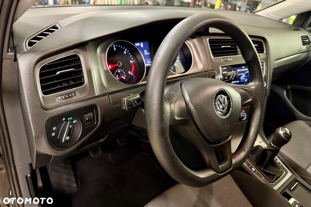 Volkswagen Golf 1.6 TDI Comfortline - 24