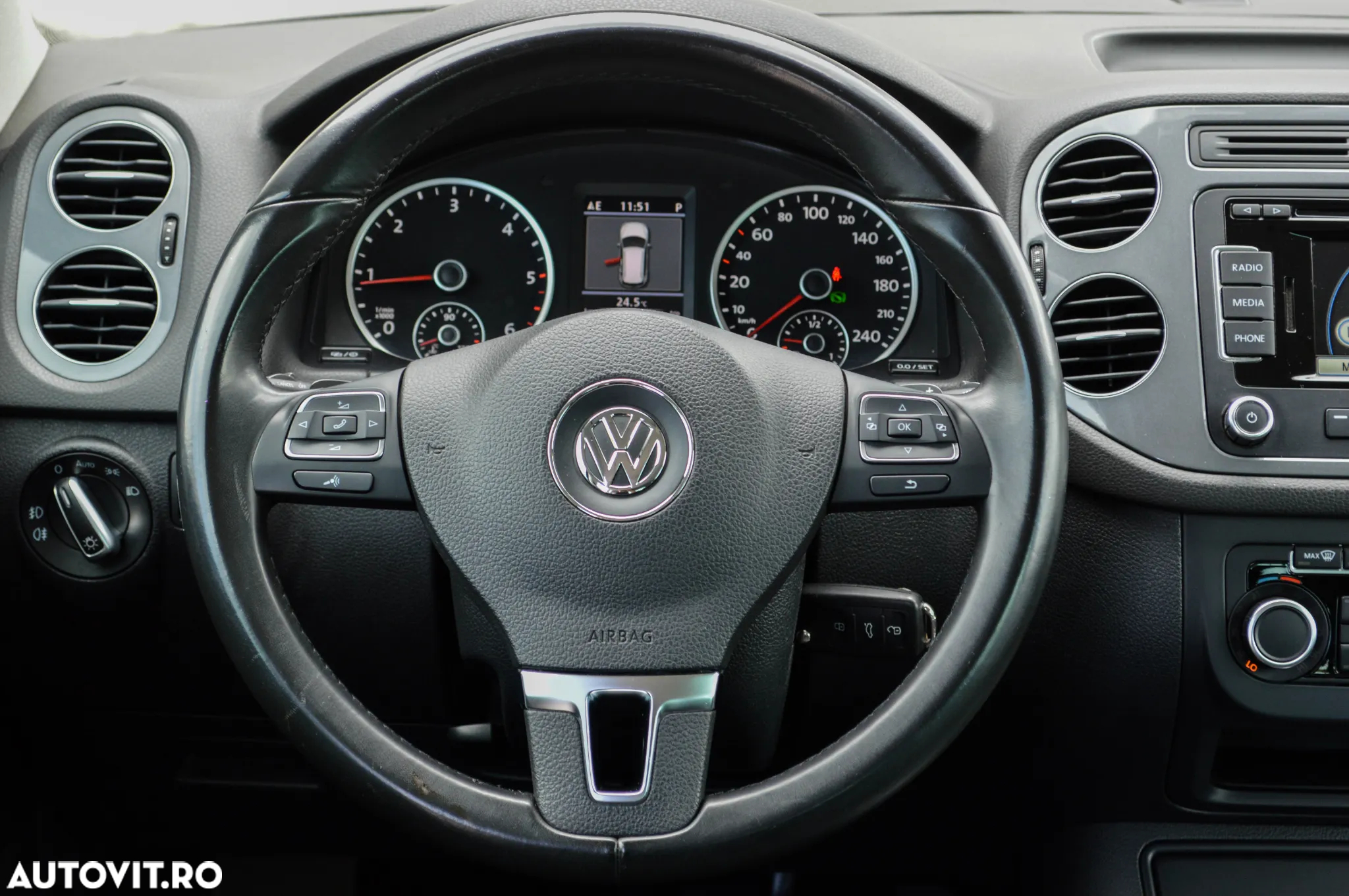 Volkswagen Tiguan 2.0 TDI DPF 4Motion BlueMotion Technology DSG Lounge Sport & Style - 30