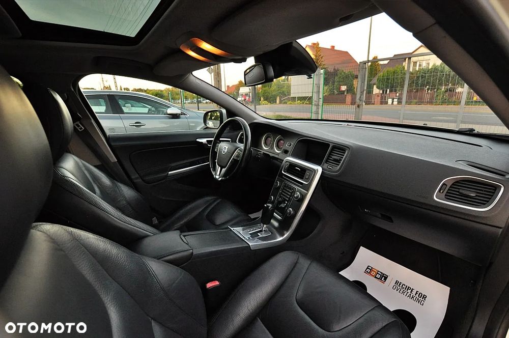Volvo V60 D4 Geartronic Summum - 23