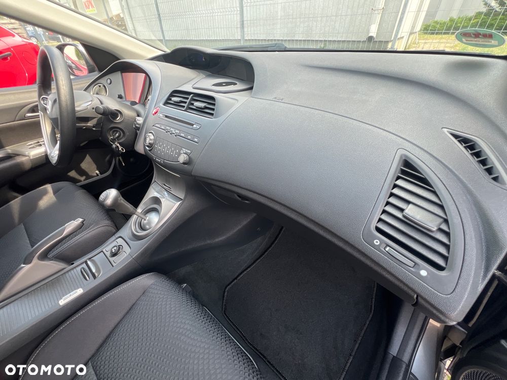 Honda Civic 1.4 i-VTEC Comfort - 25