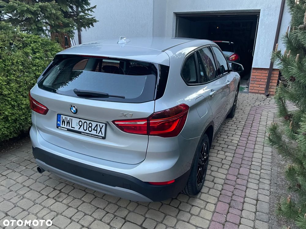 BMW X1 sDrive18d - 11
