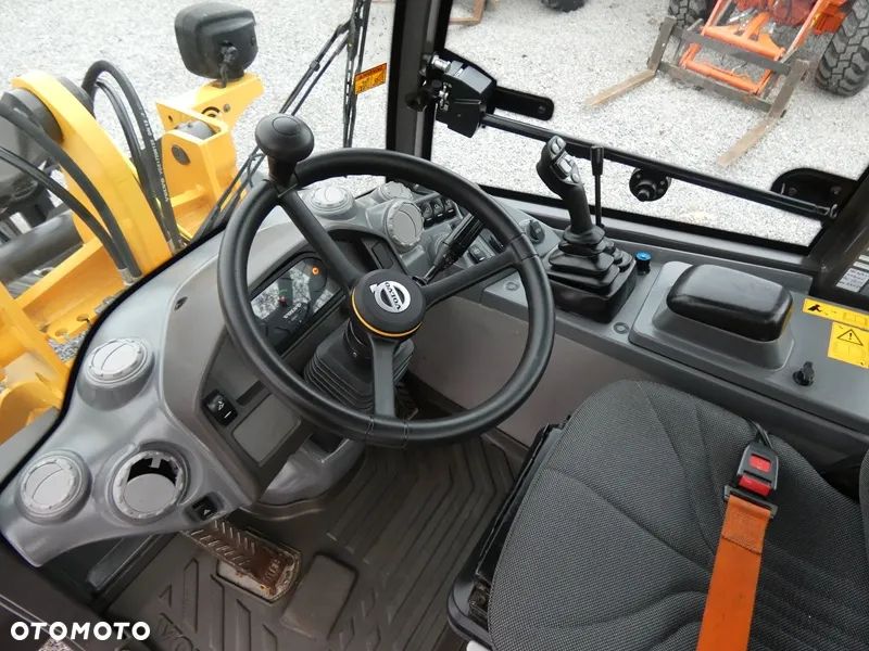 Volvo L20F Z Niemiec / Tylko 2.300mtg / Stan Idealny / - 11
