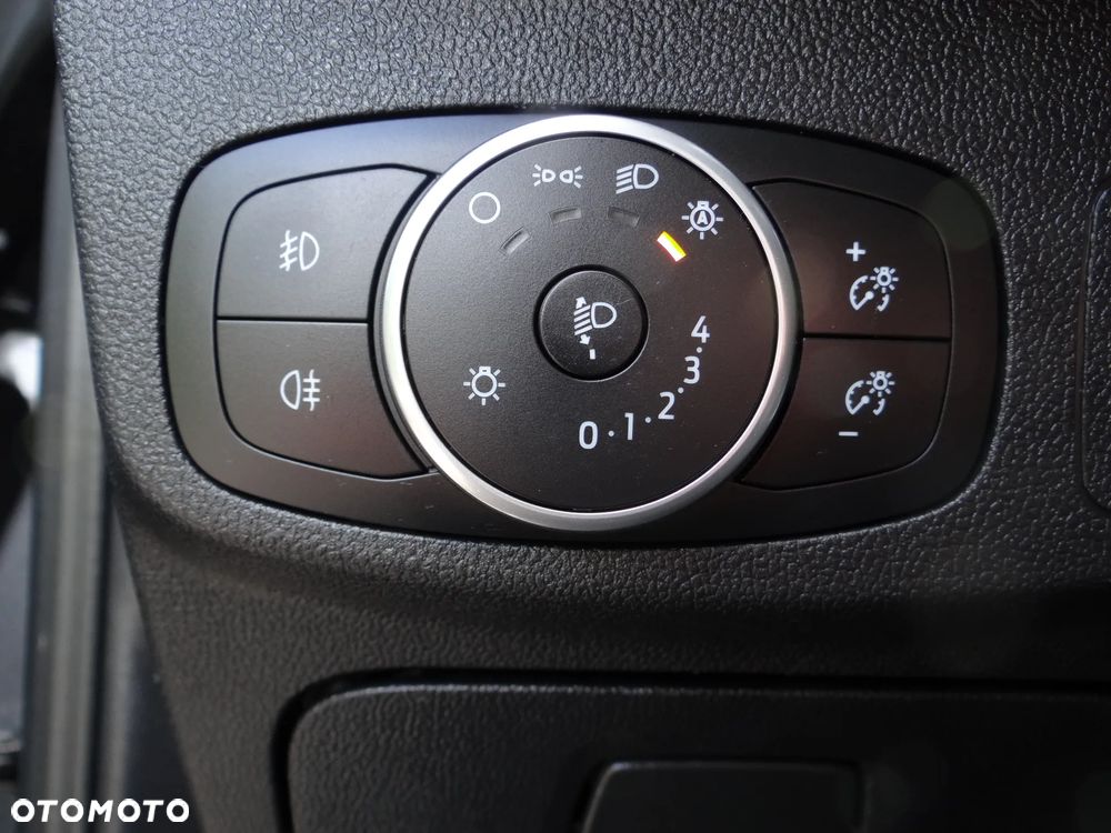 Ford Focus 1.5 EcoBlue Start-Stopp-System TITANIUM - 38