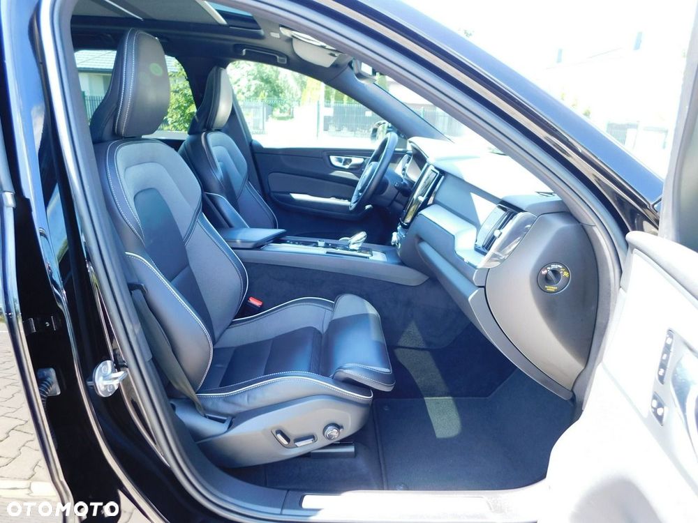 Volvo XC 60 B4 D R-Design - 10