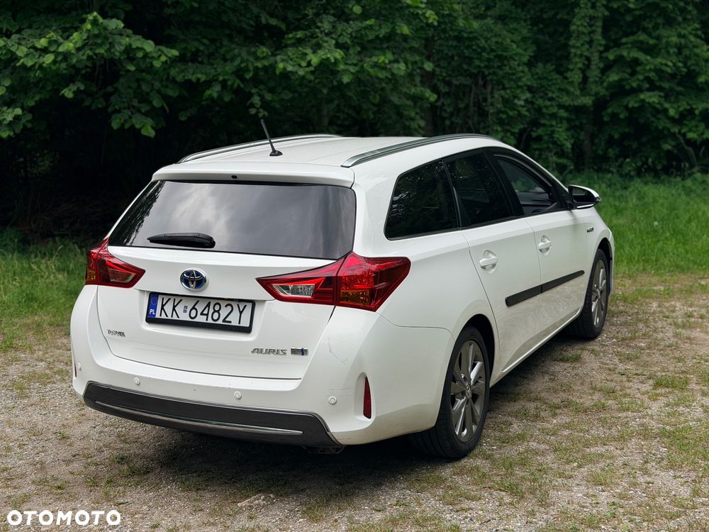 Toyota Auris Hybrid 135 Premium - 6