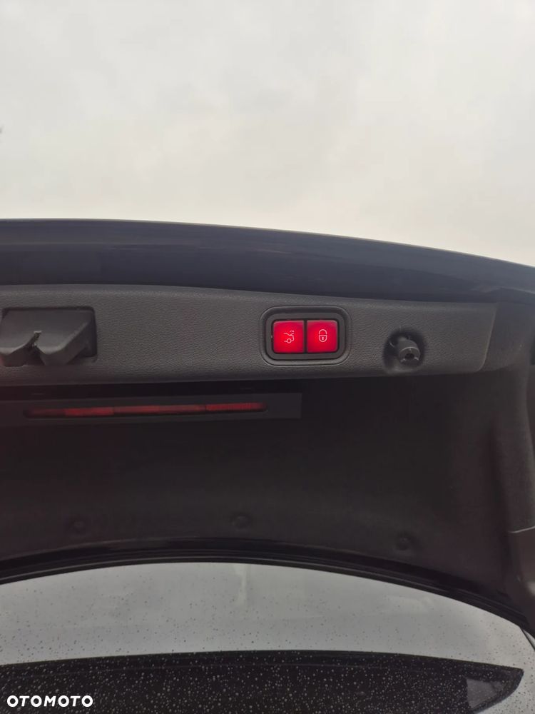 Mercedes-Benz Klasa E - 17