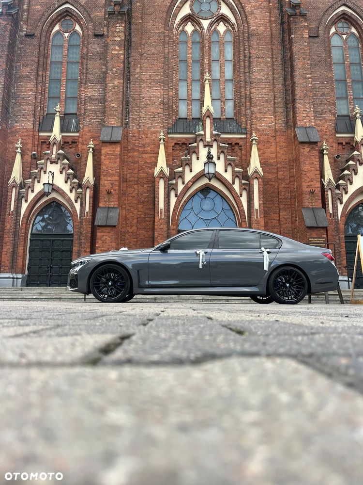 BMW Seria 7 750Li xDrive sport - 1