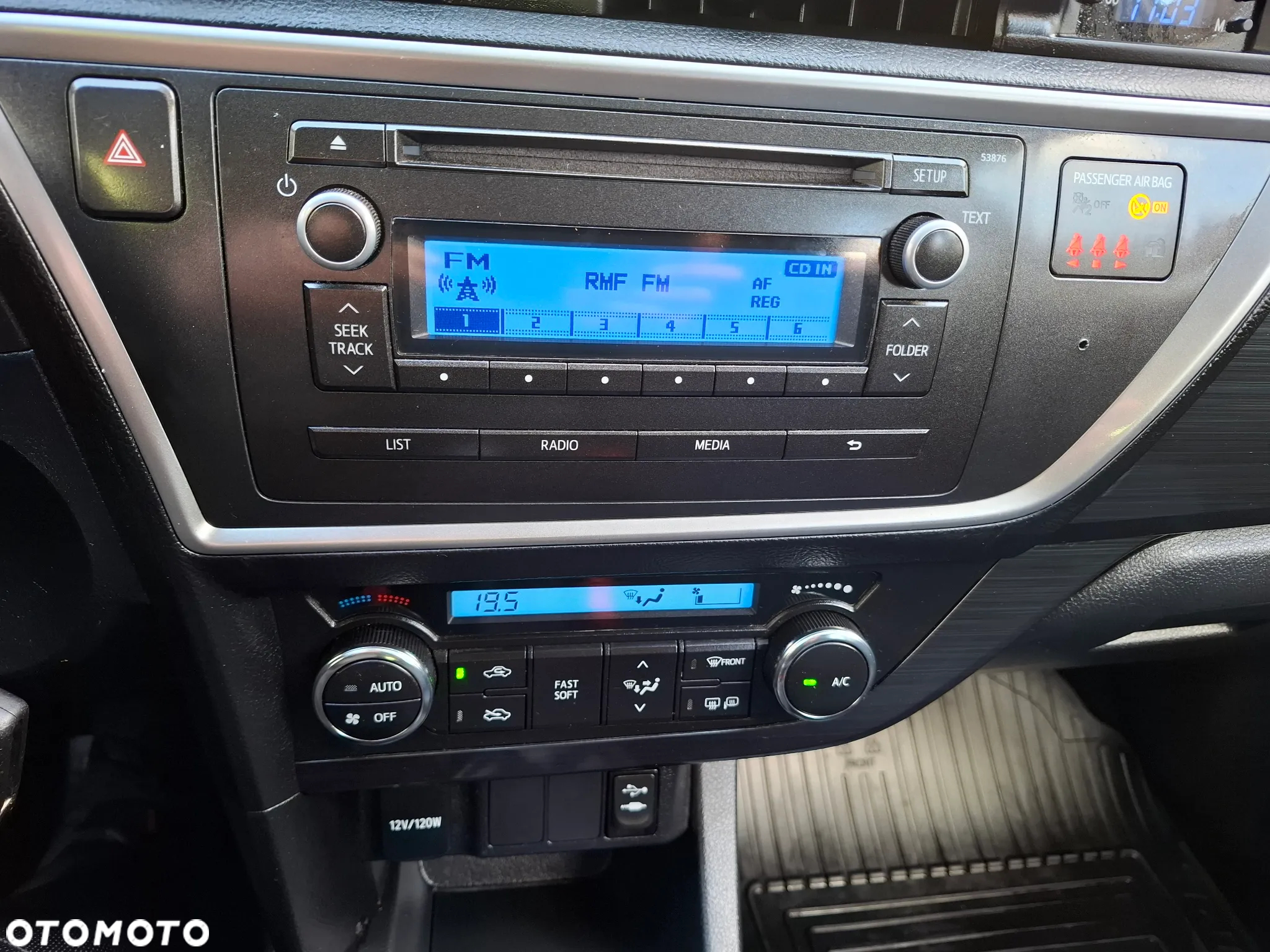 Toyota Auris - 11