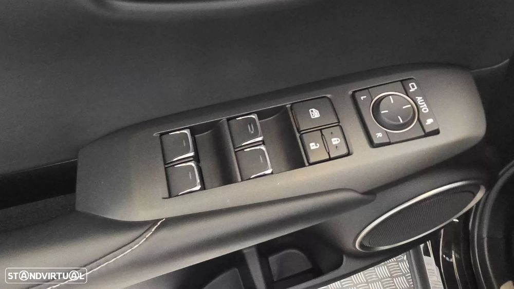 Lexus NX 300h Executive - 38