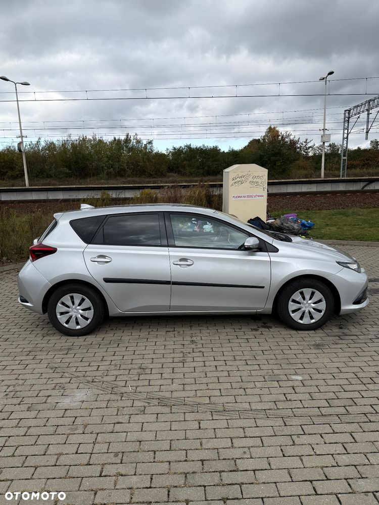 Toyota Auris 1.4 D-4D Active - 6