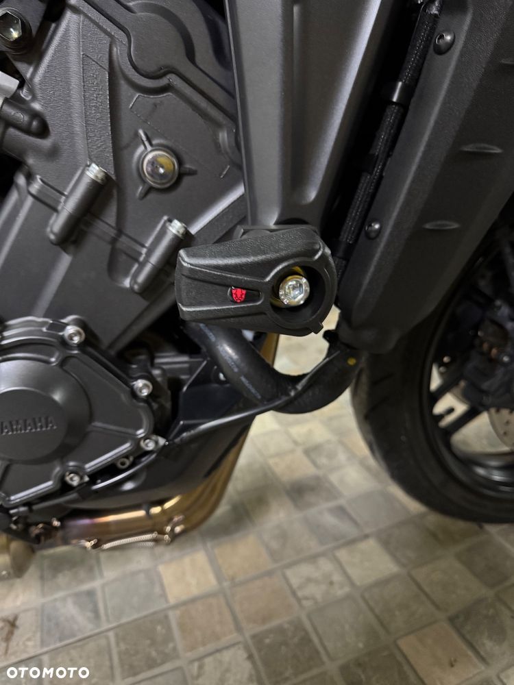 Yamaha MT - 7