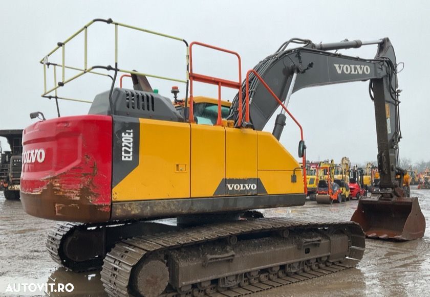 Volvo EC220EL Excavator - 3
