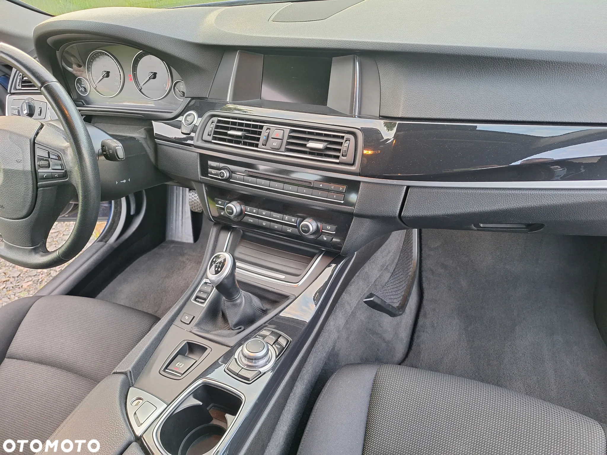 BMW Seria 5 518d - 9
