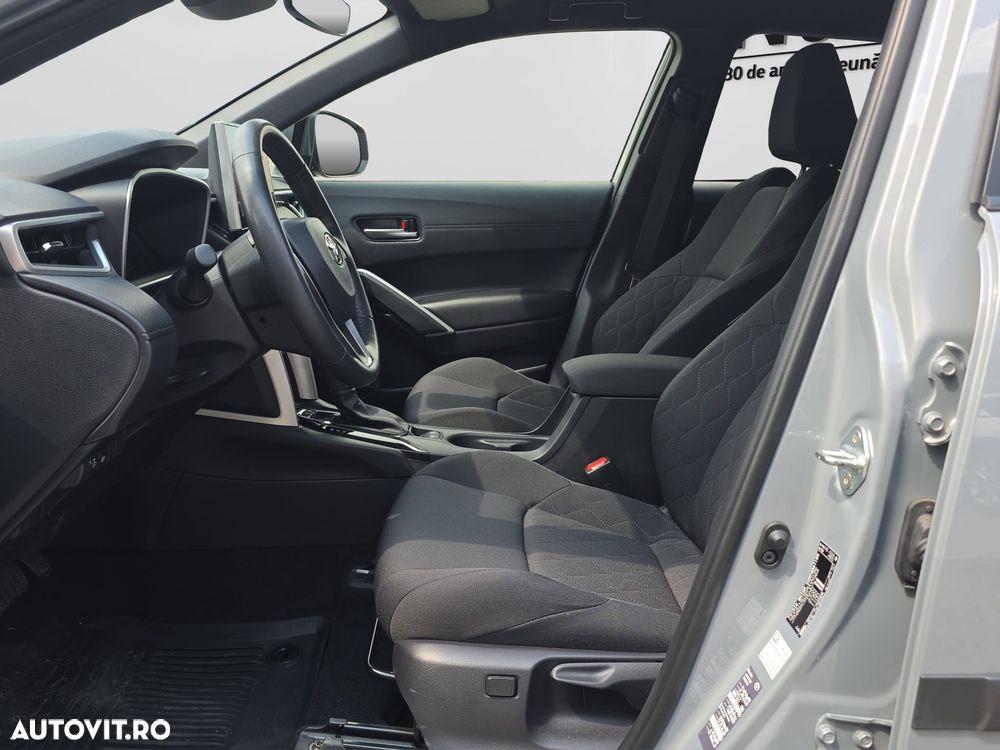 Toyota Corolla Cross - 11