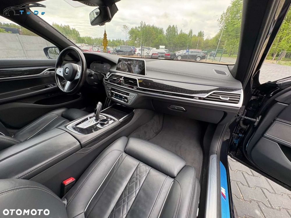 BMW Seria 7 750i xDrive - 36