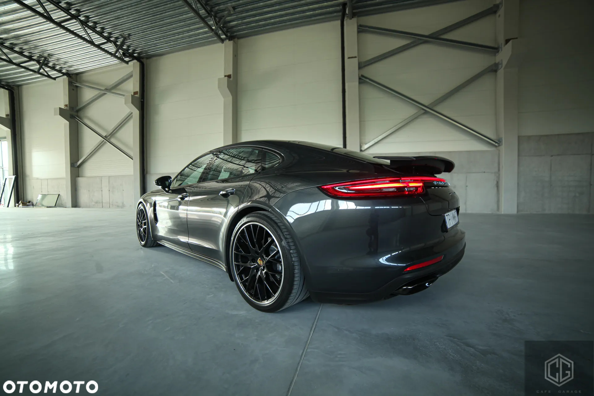 Porsche Panamera 4 - 33