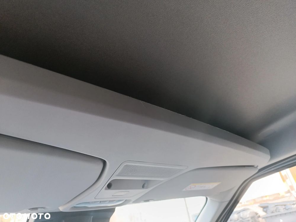 Ford Transit Courier - 21