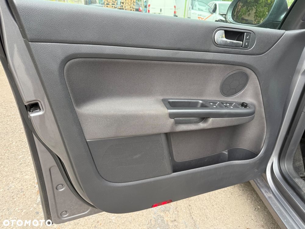 Volkswagen Golf Plus - 14