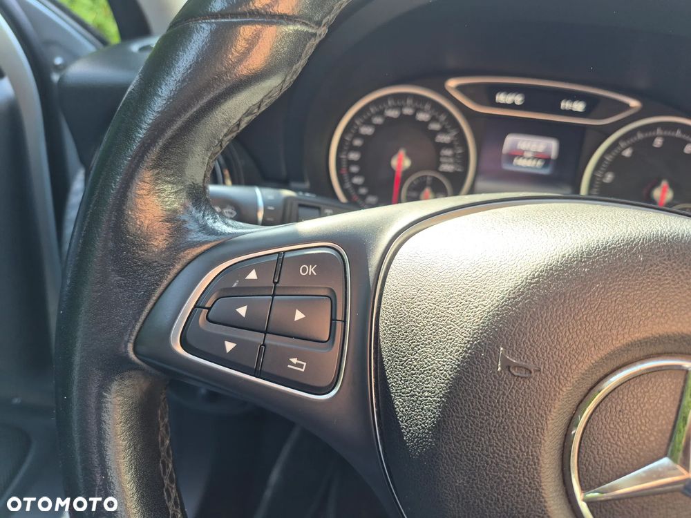Mercedes-Benz GLA 180 Activity Edition - 34