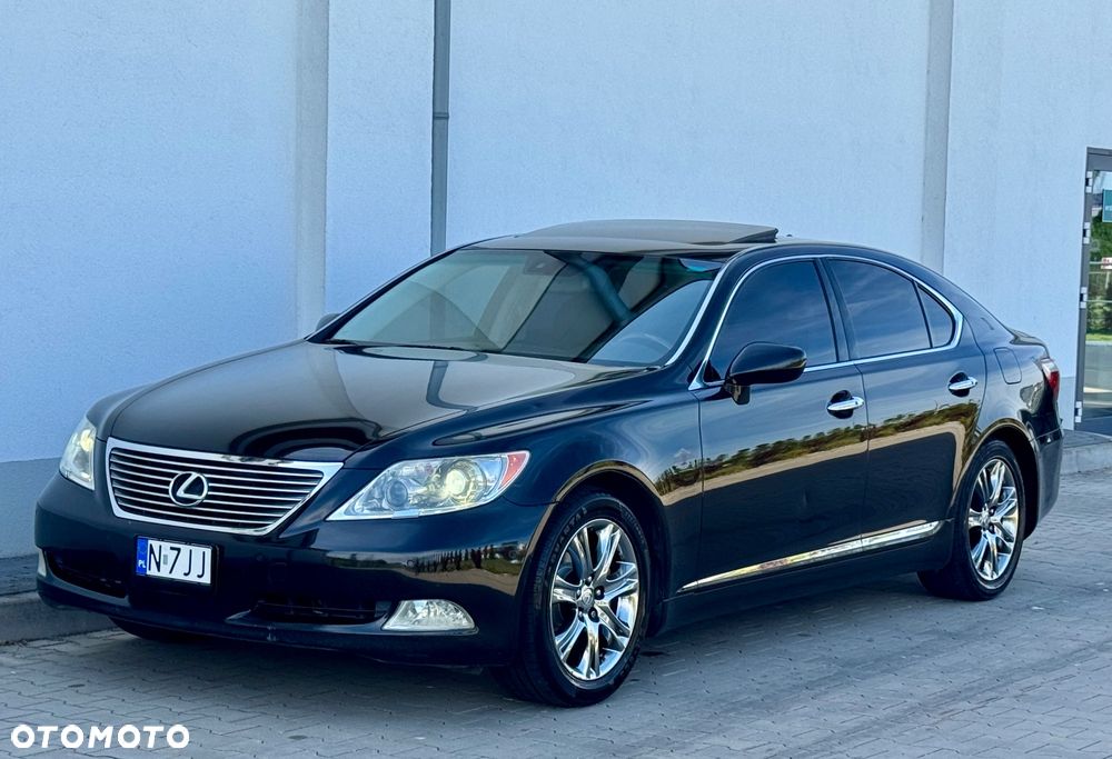 Lexus LS - 23