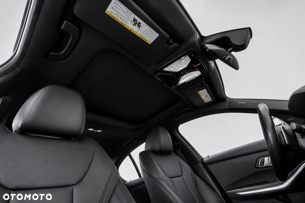 BMW Seria 3 330i - 17